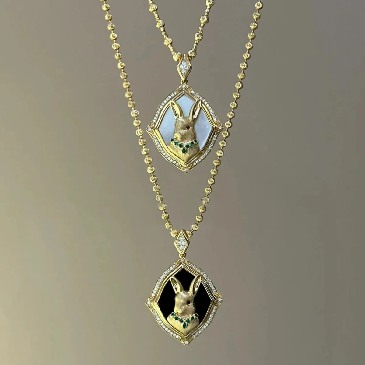 European and American Retro Medieval Niche Vintage Necklace Bai Bei Black Enamel Heavy Industry Rabbit Precision Clavicle Chain