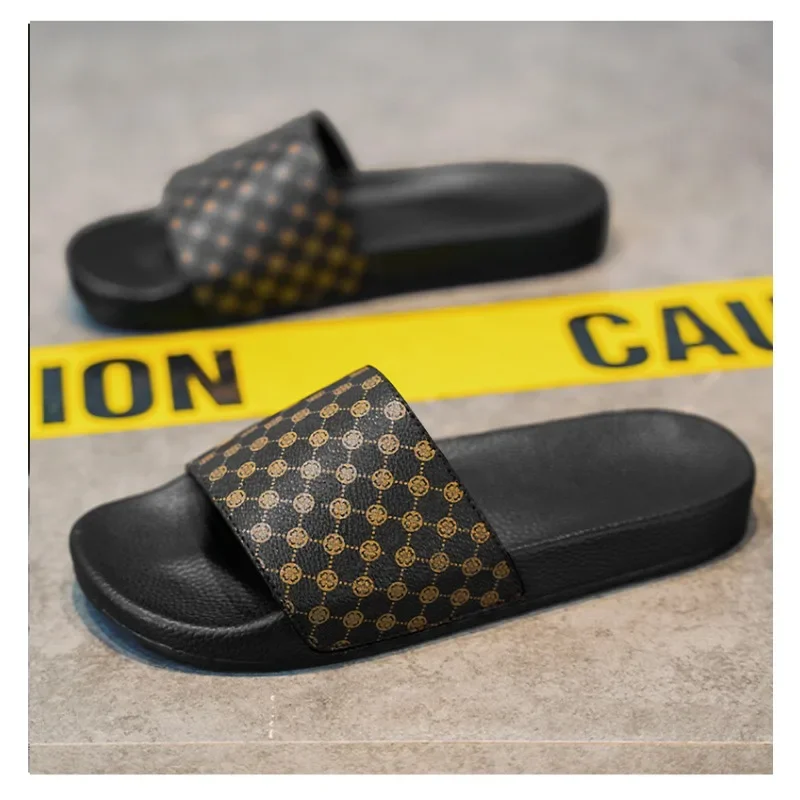 

Men's Summer New Color-blocked Checkered Fashion Soft-soled Lightweight Flat Brand Wearable Casual Beach Indoor Slippers