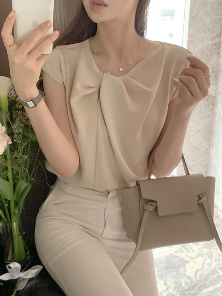 

Unique Design 3D Pleated Twist Neckline Chiffon Top Women's Spring Autumn Winter Fashionable Korean Style Inner Wear Regular Fit