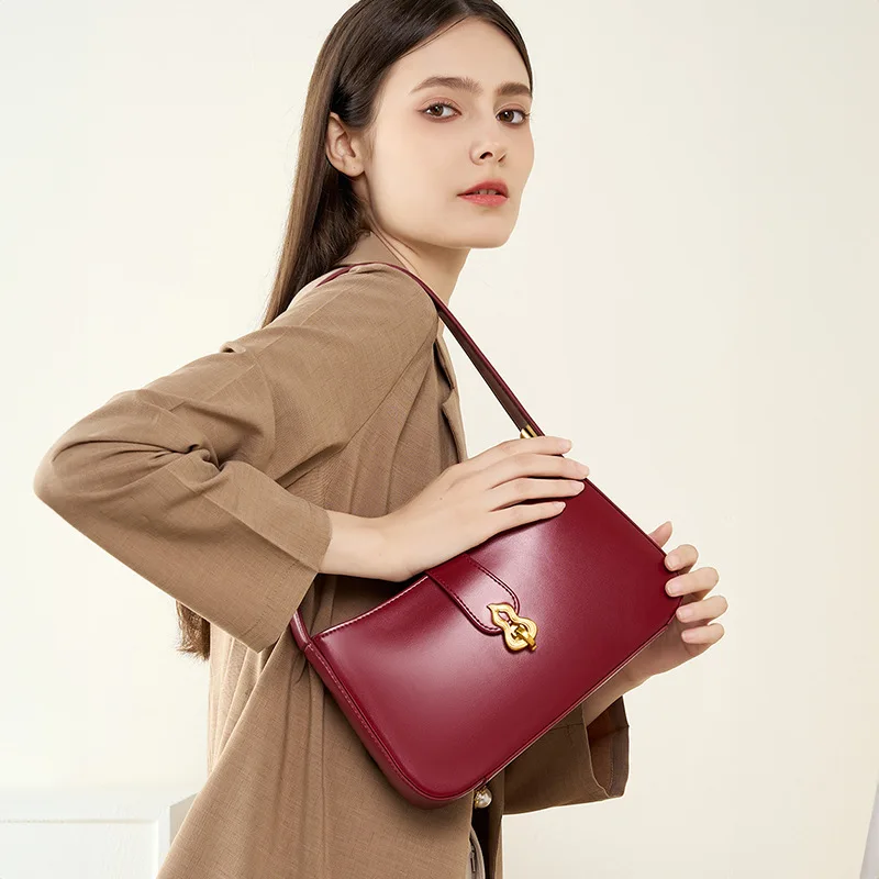 Designer luxury burgundy 100% genuine leather half-moon bag fashion high-end texture armpit shoulder strap women\'s fashion bag