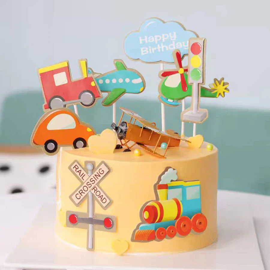 8-teiliges Happy Birthday Auto-Kuchen-Dekorations-Set mit Zug, Flugzeug, Hubschrauber und Straßenlaterne für Kindergeburtstage – Detail 4