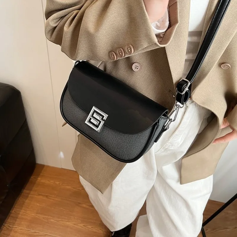 

Elegant Ladies Bag 2025 New Model Retro Crossbody Female Handbag Exquisite Creative Design Daily Use