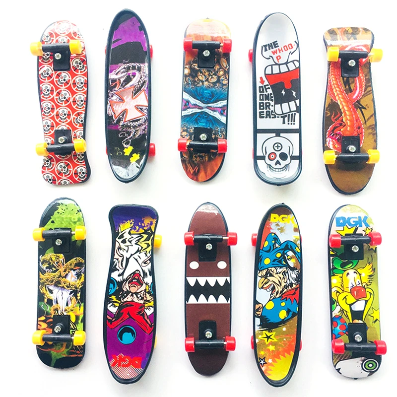 

1pc Fingerboard Mini Creative Fingertips Skateboard Plastic Finger Skate Scooter