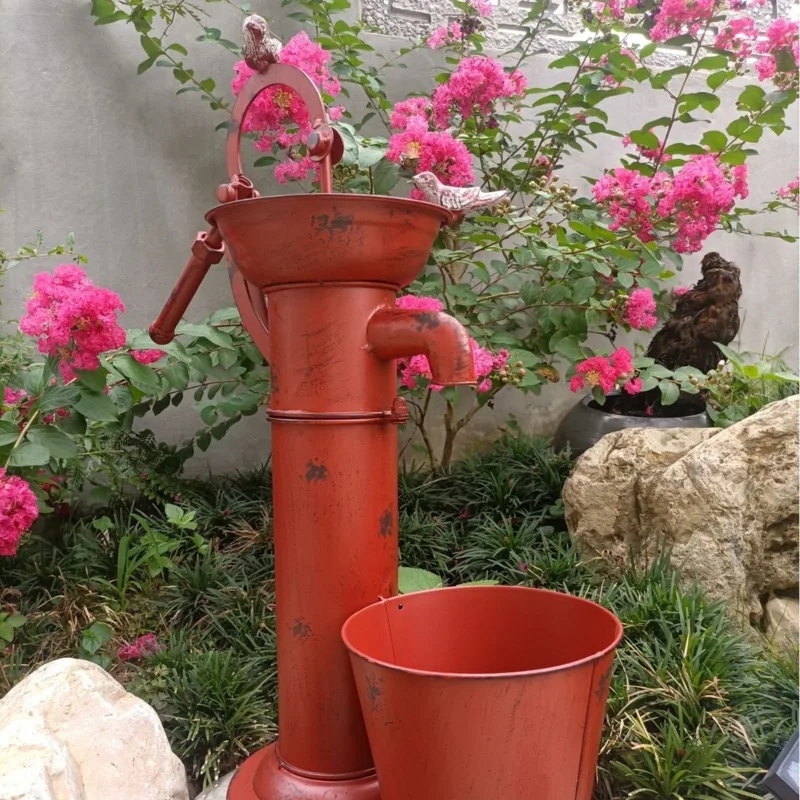 Antico blu pompa a mano ad acqua vaso di fiori fioriera a botte in metallo mangiatoia per uccelli rubinetto da bagno tetto giardino balcone