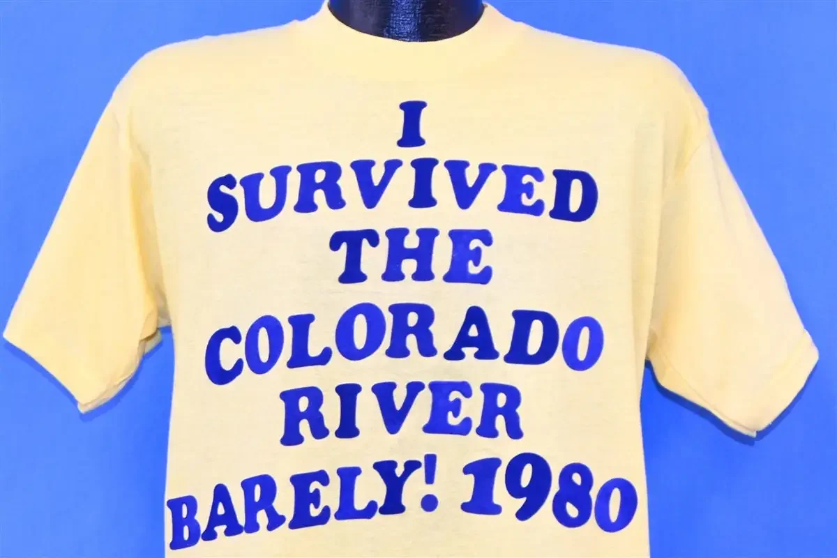 Camiseta de los años 80 con estampado de "I Survived the Colorado River Barely Funny Rafting Iron On 1980", talla grande