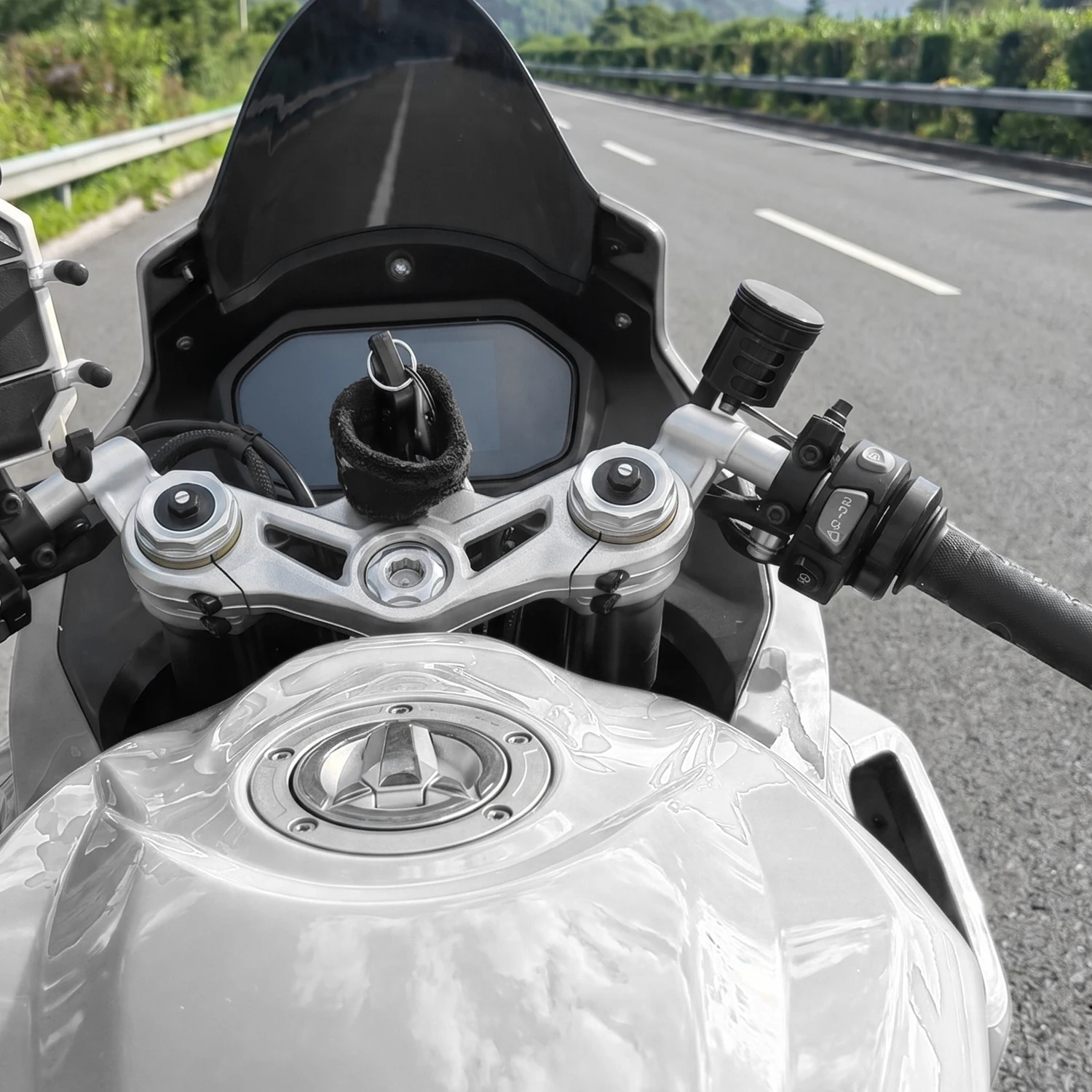 Hot Sales For RS660 RSV4 Tuono660 Tuono V4 CNC Motorcycle Front Brake Fluid Cylinder Reservoir Cover Cap rs660 rsv4 tuono