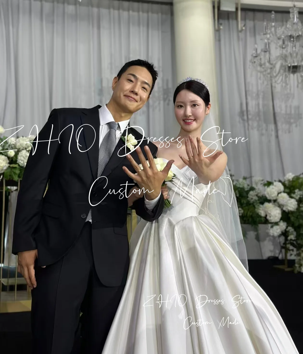 Elegancka suknia ślubna ZHIO, dekolt w serduszko, fason litery A, tren zamiatający, kolor ecru, tafta, styl koreański, sesja zdjęciowa, suknia na przyjęcie weselne, szyta na miarę 웨딩드레스