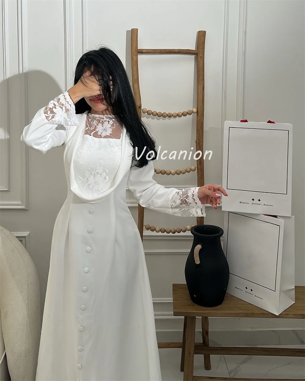 ที่กําหนดเองเซ็กซี่ Elegant ชีฟองปุ่มลูกไม้ดอกไม้ Ruched ตรง Scoop คอชุดยาว Bespoke โอกาสชุดสไตล์โมเดิร์น