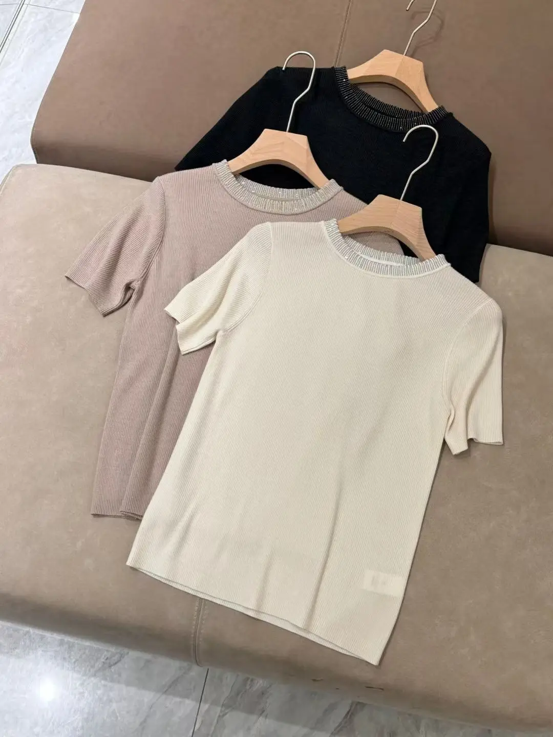 

Women's New Bead Chain Round Neck Silk Wool Short Sleeve Top