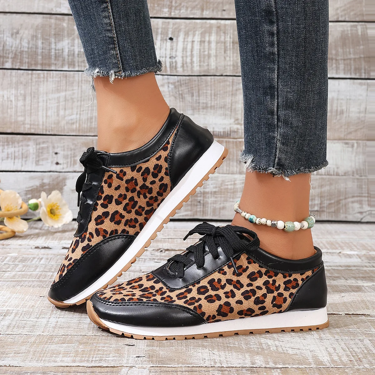 NOVEDAD DE VERANO 2025, zapatillas de deporte con estampado de leopardo y parte inferior gruesa de talla grande para mujer, con cordones delanteros, estilo romano cómodo e informal