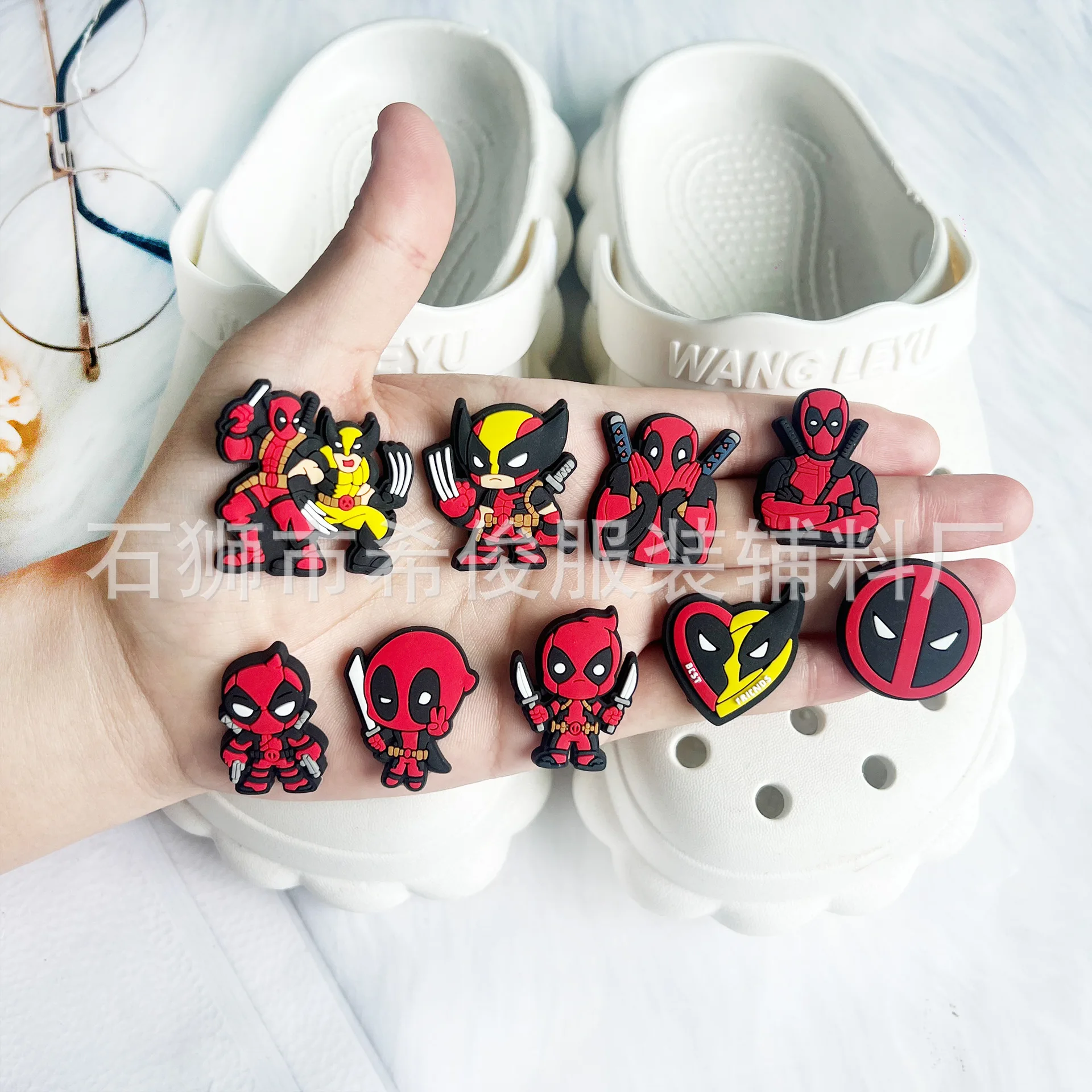 

Marvel Superheroes Movie Deadpool Wolverine Shoe Buckle Set Slipper Accessories DIY Decoration Children's Toys Birthday Gifts