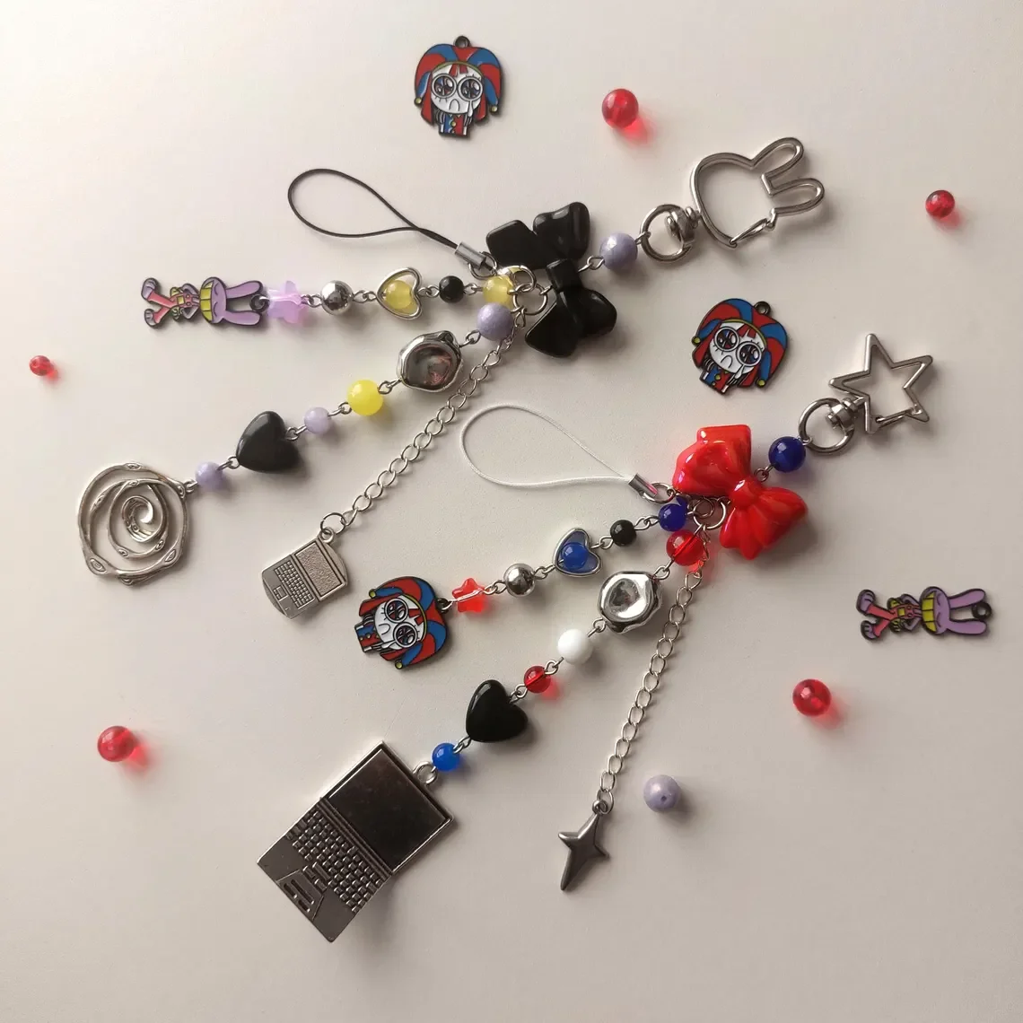 السيرك الرقمي المذهل، سلسلة مفاتيح جاكس، سلسلة مفاتيح بومني TADC، سحر الحقيبة