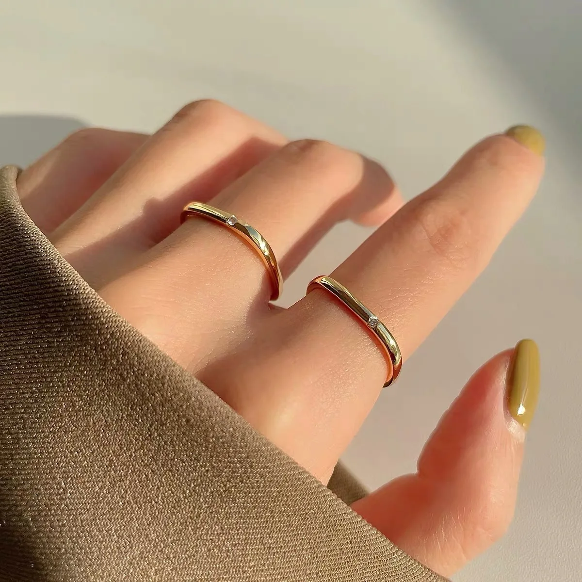 

Trendy Dainty Square Ring for Women Geometric Thin Ring with Zircon Stainless Steel in Gold & Silver Fashion Jewelry Gift