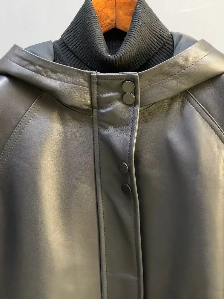 Prägnanter Stil für Damen, einfarbig, mit Kapuze, echtes Leder, lockere Schaffell-Tasche, Reißverschluss, Knopf, lange Ärmel, Oberbekleidung