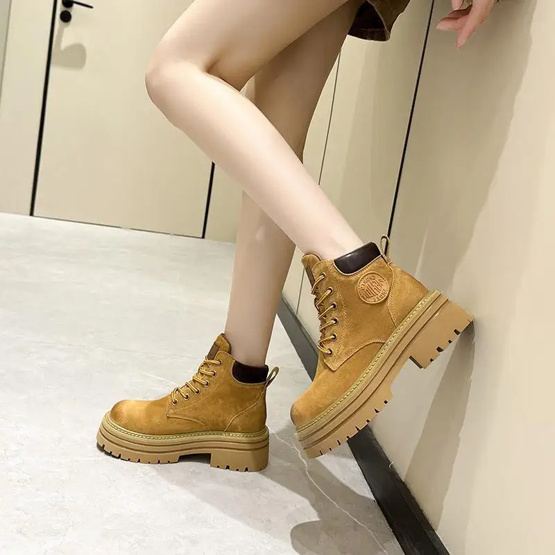 

Genuine Leather Boots Women's Outdoor Hiking Mountain Yellow Workwear Boots Flat Heel Rubber Outsole round Toe Boots