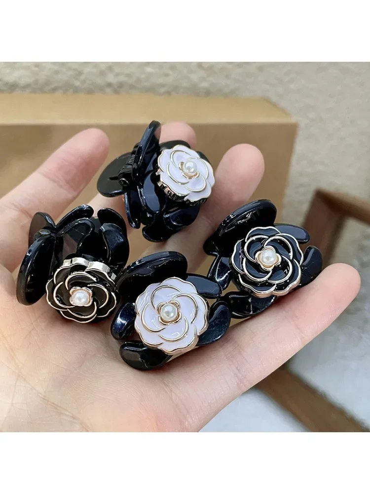 Pince à cheveux camélia pour femmes et filles, mini pinces à cheveux, épingles à cheveux, côté princesse, fleur noire, tempérament élégant, mode, frange