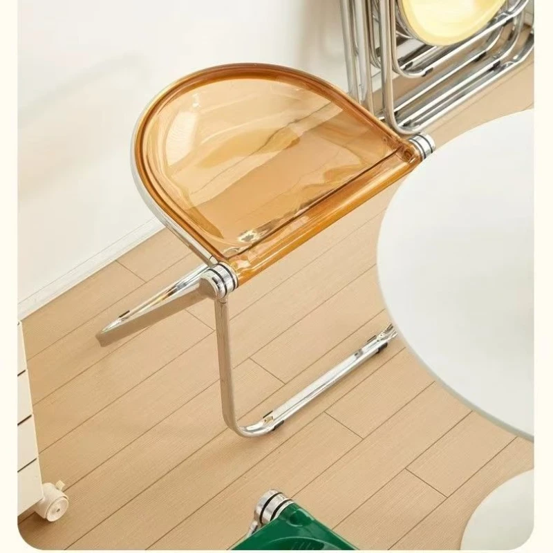 الشمال الاكريليك البراز المنزل الإبداعية طوي منخفضة البراز مقعد بلاستيكي بسيط ، شفافة كرسي بلا ظهر قابل للطي للمنزل الحديثة البراز