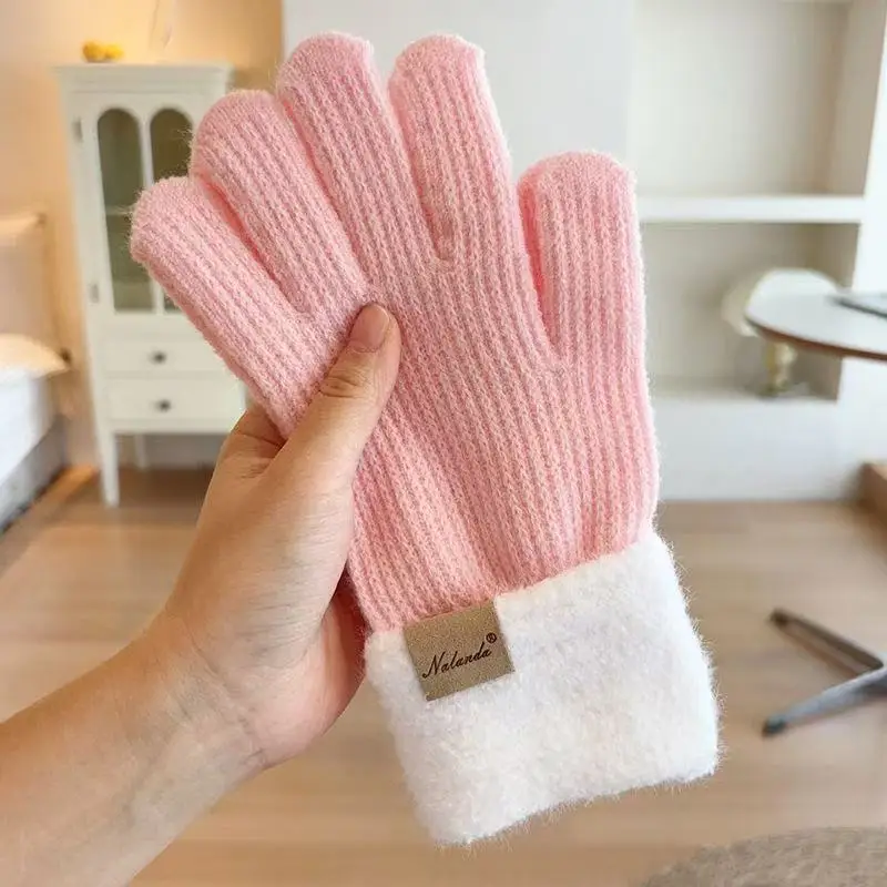 قفازات نسائية شتوية دافئة محبوكة تعمل باللمس سميكة تصميم إصبع ثلاثي الأبعاد لطيف لركوب الدراجات في الخريف البارد وواي فاي