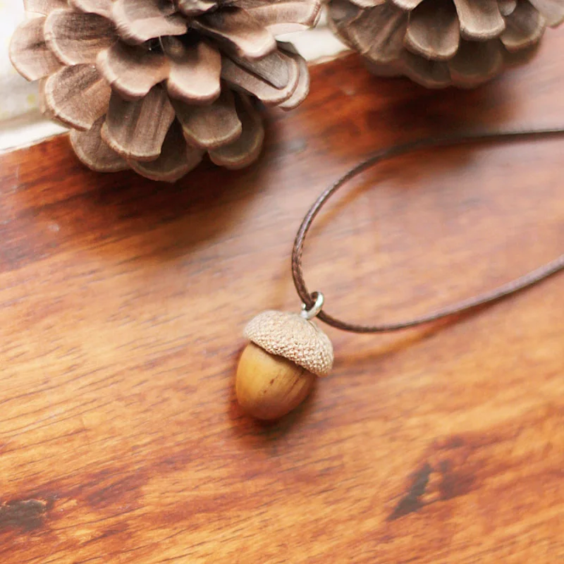 Forest Elements Original Handmade Vintage Necklace Simple Wind Clavicle Chain Small Pine Cone Oak Fruit Pendant Accessories