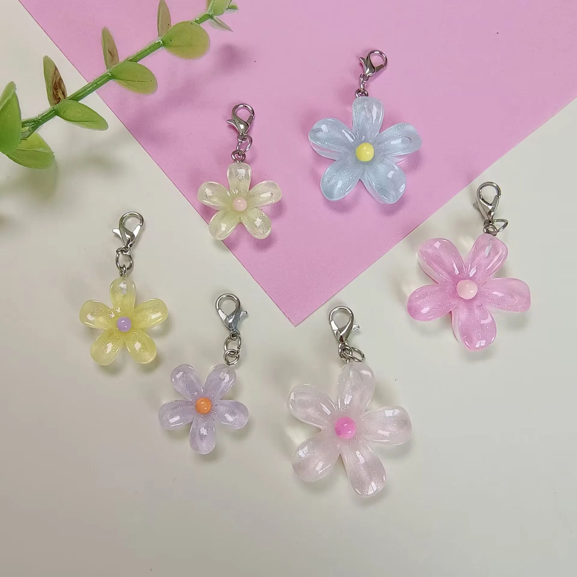 6 Colors Iridescent Glitter Flower Charms Transparent Resin Five-Petal Flower Pendants with Lobster Clasp Keychain for Bag Purse