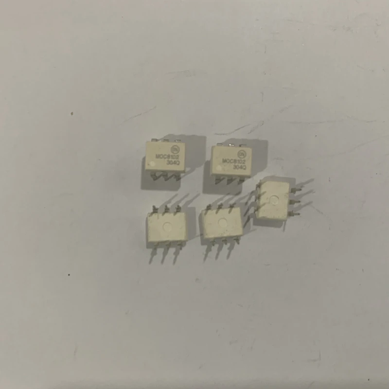 5PCS-20PCS MOC8102 MOC8102M  DIP-6 Straight into the  Optocoupler Phototrans No Base