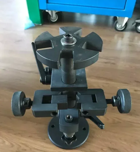 

New Flip Vise Disassemble Common Rail Injector Removing Tool