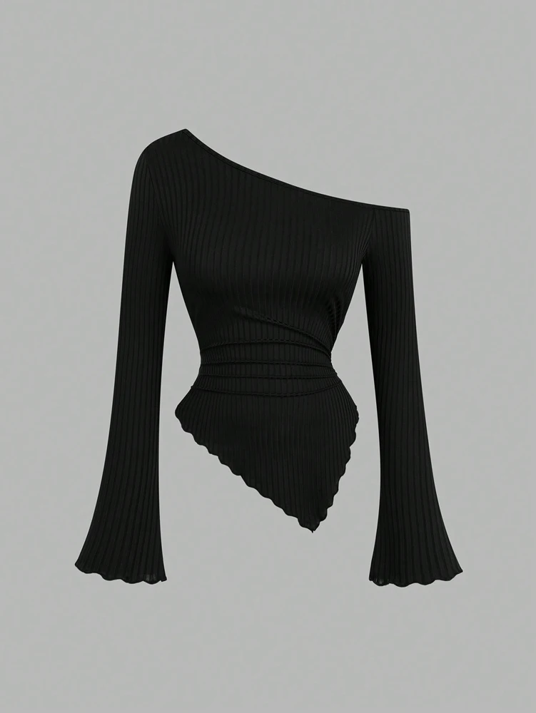 

Plus-size Spring/Summer Fashion: Asymmetrical Fitted Top for Women – Casual Everyday Wear – Fitted and Slimming