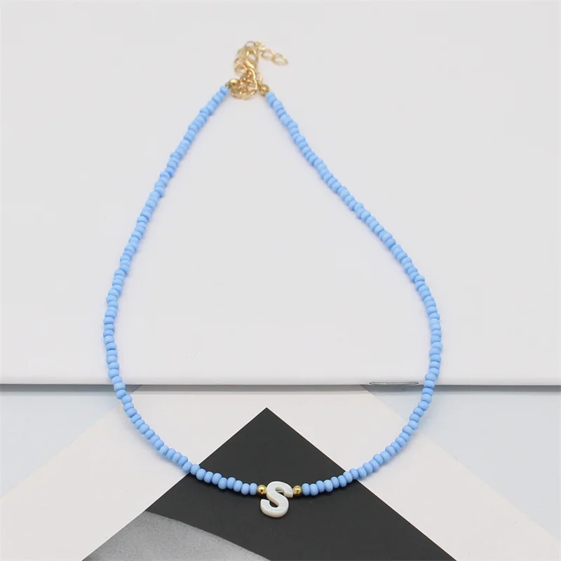 Bohemia Beads Choker Necklace Women Handmade Initial 26 Letters Shell Pendant Candy Color Neck Chain Fashion Jewelry Accessories