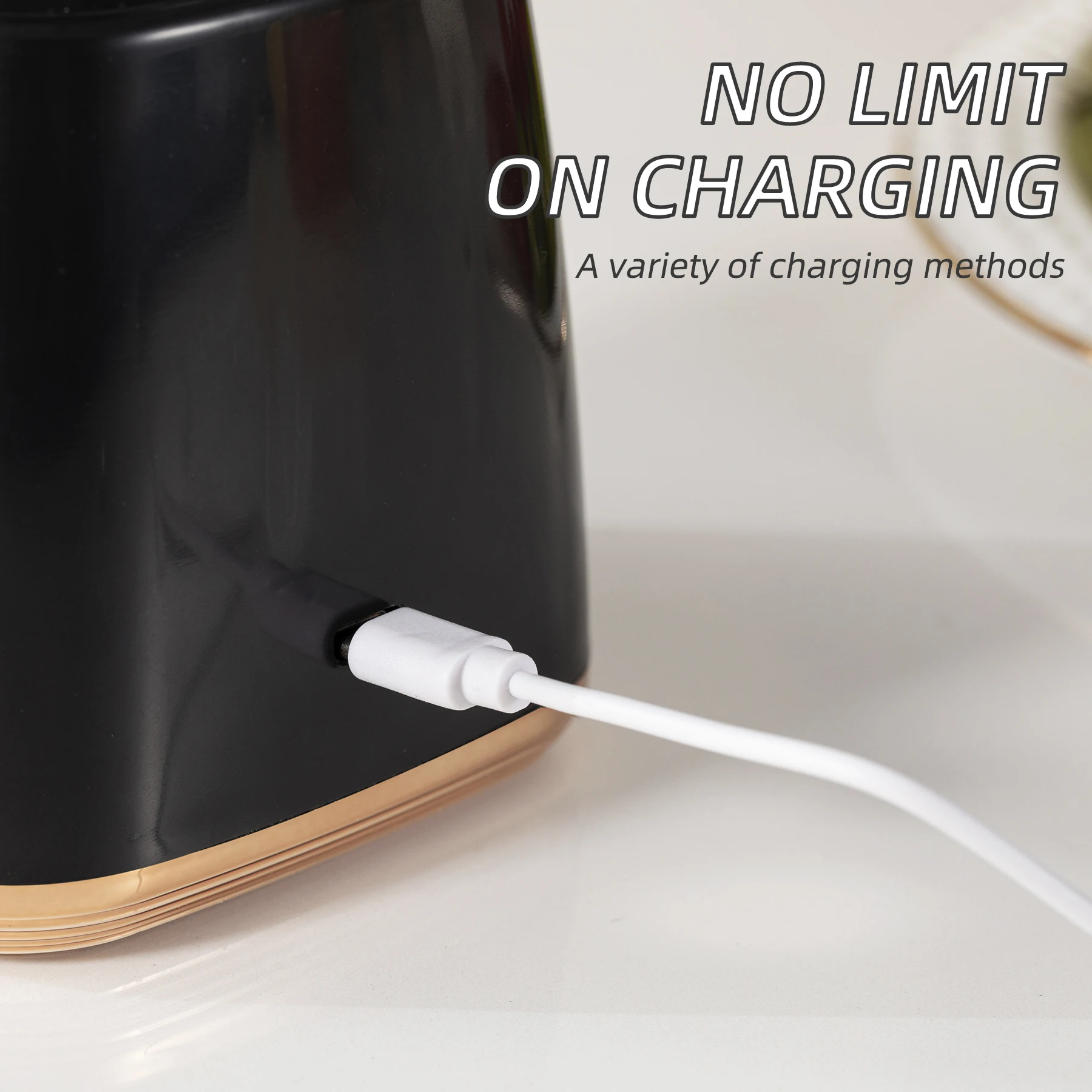 خلاط عرض LED لكسارة الثلج الصغيرة 7.4 فولت، عصارة فواكه منزلية محمولة بشحن USB، يستخدم لصنع العصائر والميلك شيك