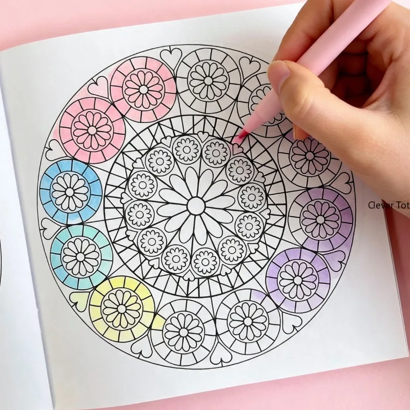Livre de coloriage sur le thème des mandalas, pour la méditation et la décompression des adultes, livre de graffiti dessiné à la main, 24 motifs de mandalas