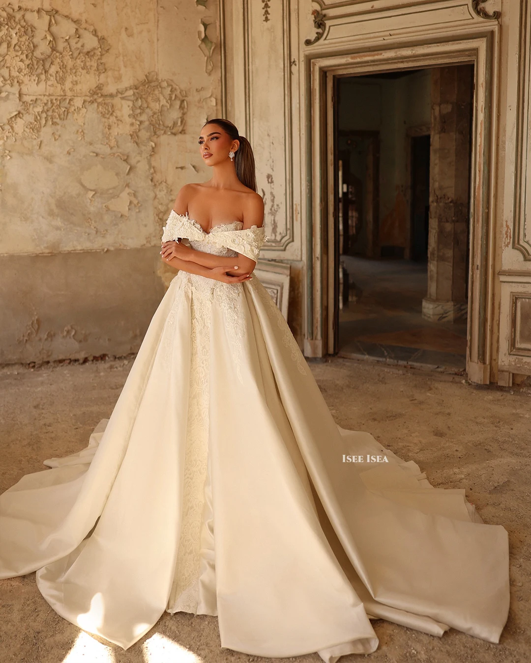 Vestidos de novia para mujer con hombros descubiertos, cuello en V, apliques, cola de barrido, línea A, Vestido de novia con purpurina para 2025 personalizado