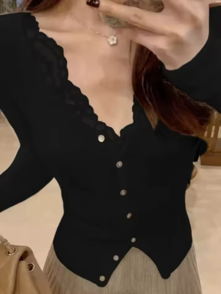 Suéter de punto con empalme de encaje y cuello en V para mujer, capa Base adelgazante, ropa interior, Top, viento suave, moda de viaje 2025