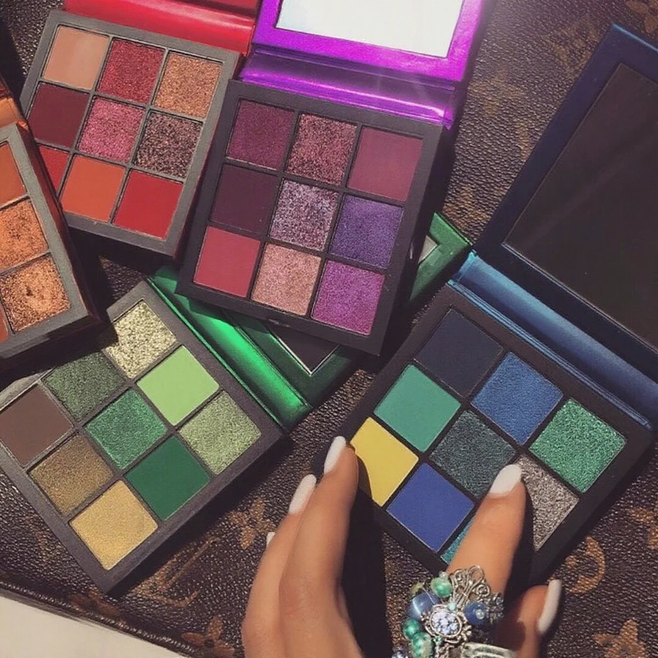 Huda Beauty 9 couleurs Palette - Huda Beauty Makeup Kit avis et prix