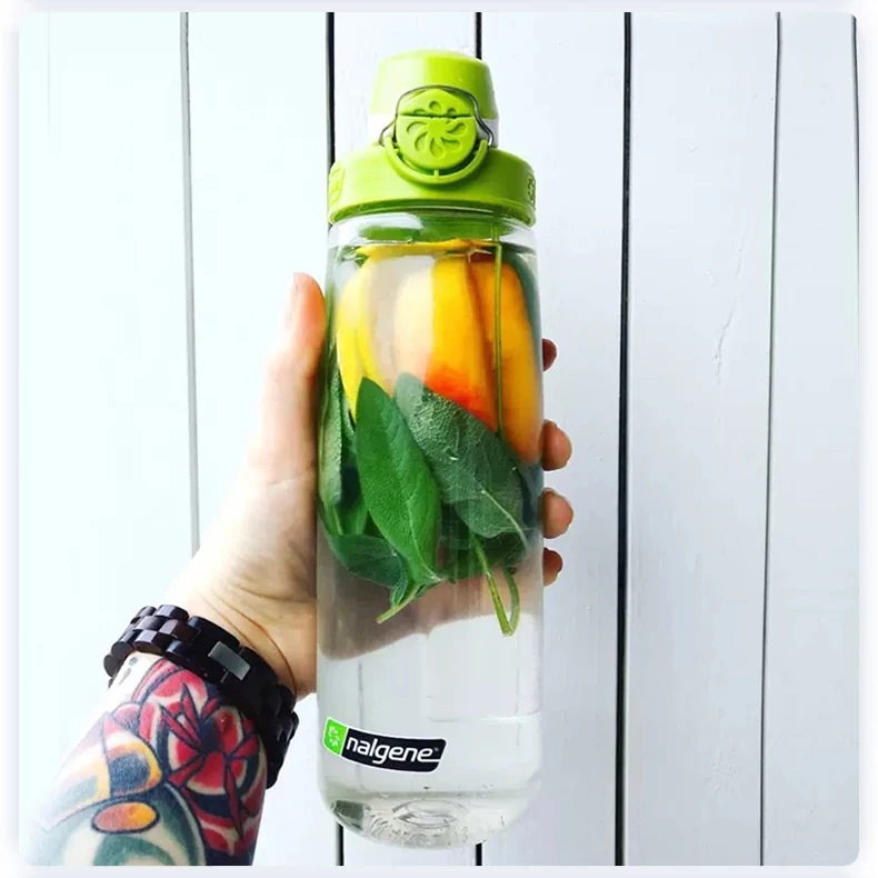 Nalgene 700ml Trinkflasche mit Klappverschluss, robuste Tritan-Sportflasche, auslaufsicher, geeignet für Camping, Wandern, Fitness, Reisen – Detail 11