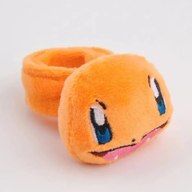 Pulsera de felpa de Pokémon para niño, brazalete de Pikachu Bulbasaur Charmander, suave, Pop, círculo, vestido de vacaciones, regalos de cumpleaños