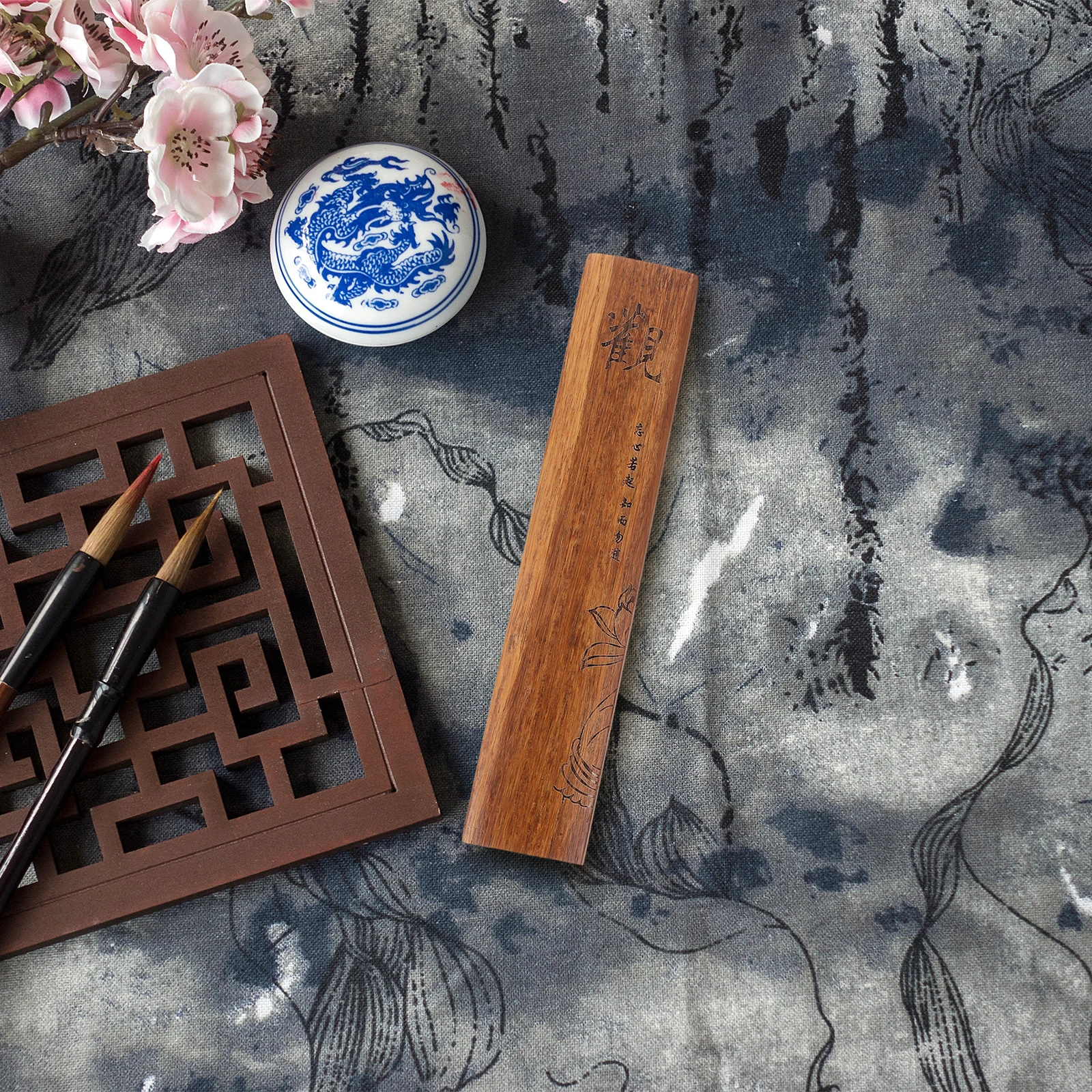

2 Pcs Four Treasures of Study Heavy Paper Weights Calligraphy Rice Chinese Cast for Outdoor Events Office Desk