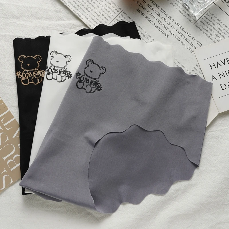 Женские милые трусики с мультяшным принтом, простые бесшовные трусы со средней талией, удобное дышащее нижнее белье, новые тонкие трусы