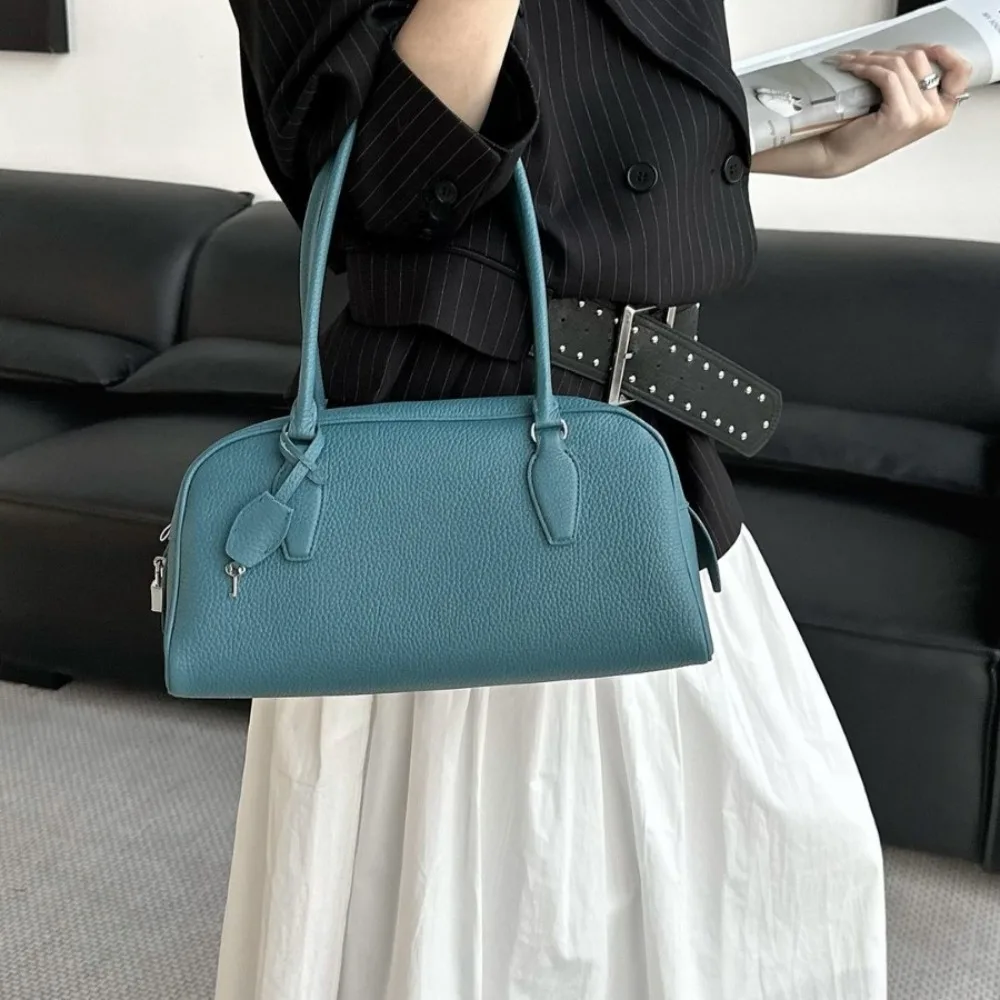 

High-end Niche Design Bowling Boston Handbag Simple Commuter Texture Unique Versatile Fashion Shoulder Bag Commuter Basics