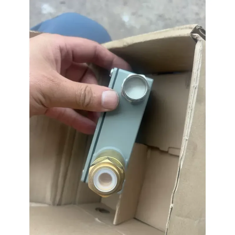 Trafag Pressure Switch 900.2381.907 Measuring range: 0.4–4 MPa (4–40 bar) IP65 protection
