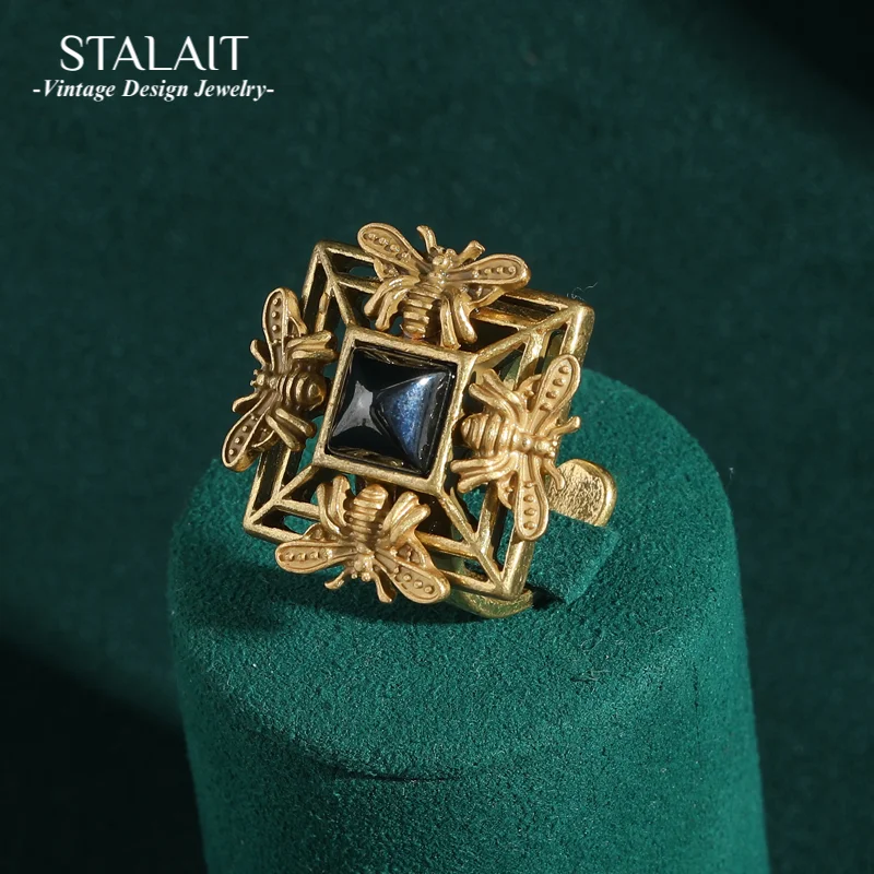

Vintage Gold Color Square Bee Rings Finger Black Glass Antique Jewelry Palace Accessories Summer Engagement for Women New 2025