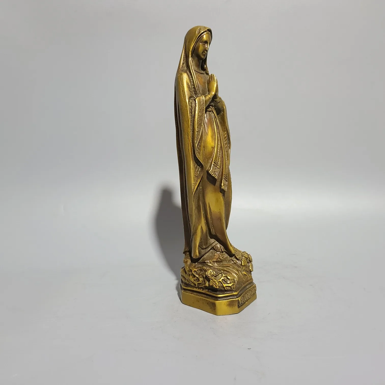 Catholic Mary Goddess Statue Madonna Virgin Mary Ornament Statue Jesus Brass Home Decor Christmas Ornament Gift