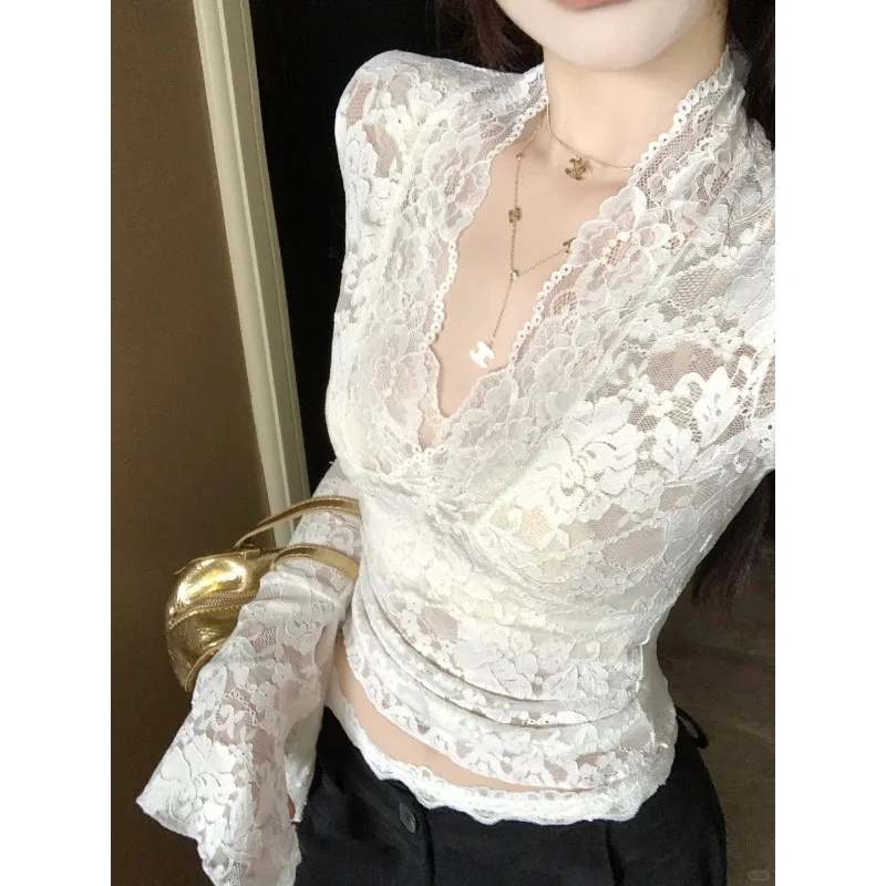 

Кружевные модные женские футболки с v-образным вырезом и длинными рукавами для девочек, повседневная уличная одежда, удобный женский модный топ с цветочным принтом в стиле Харадзюку