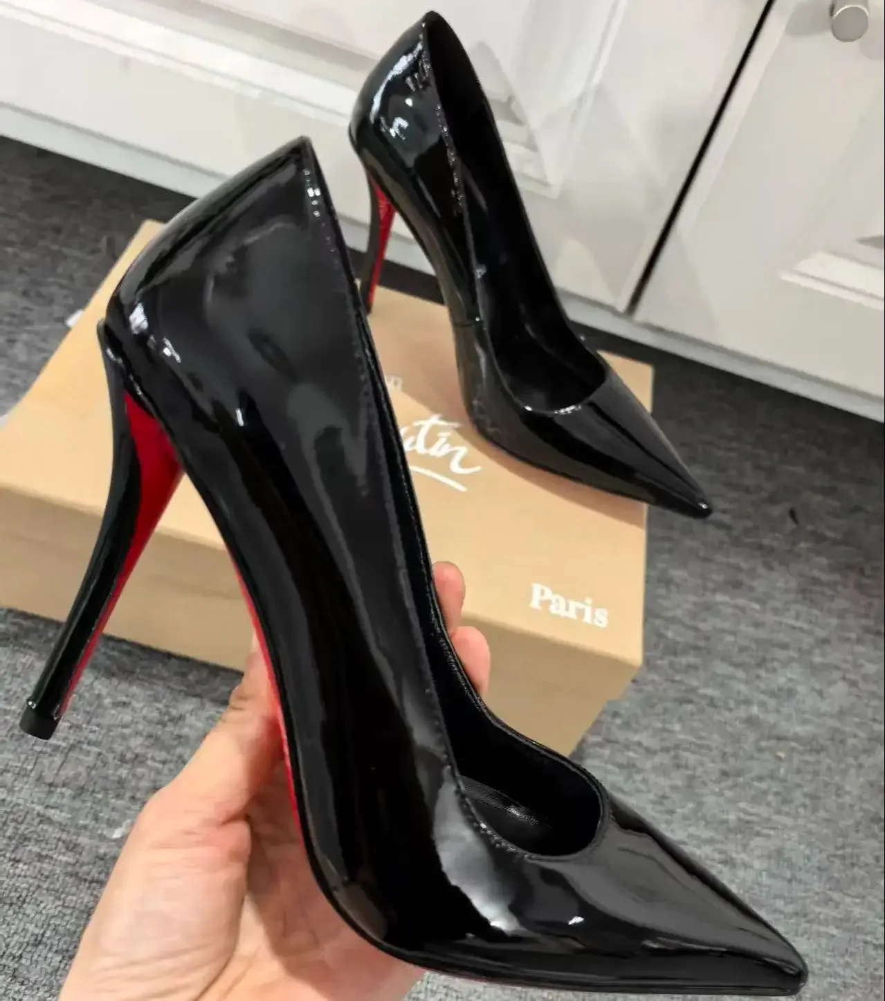 أشار تو الضحلة مثير أنيقة النمط الفرنسي مضخات الأسود براءات الاختراع والجلود مزاجه الأحمر وحيد عالية الكعب خنجر أحذية نسائية