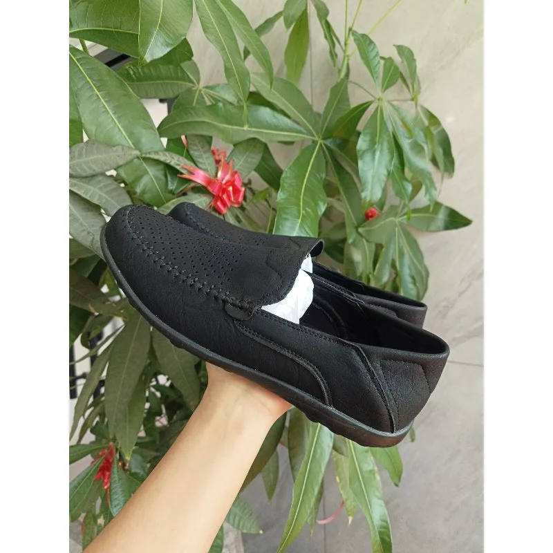 

Простые атмосферные, нескользящие и износостойкие, качественные ленивые однопедальные, легкие и дышащие лоферы.