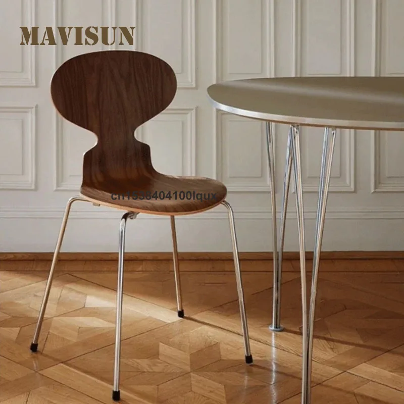 كرسي طعام على شكل النمل الصناعي أقدام فولاذية مطلية بالكروم وسطح خشبي صلب متعدد الطبقات كرسي طعام منزلي صغير الحجم