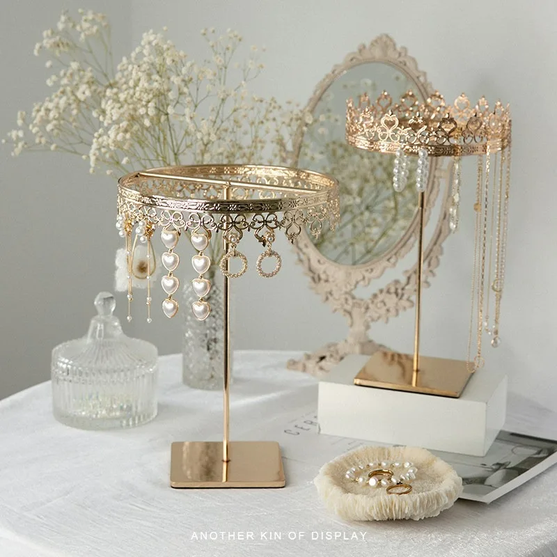 

Light Luxury Retro Crown Necklace Earrings Storage Display Stand Rotatable Jewelry Display Stand Shooting Props Organizadores