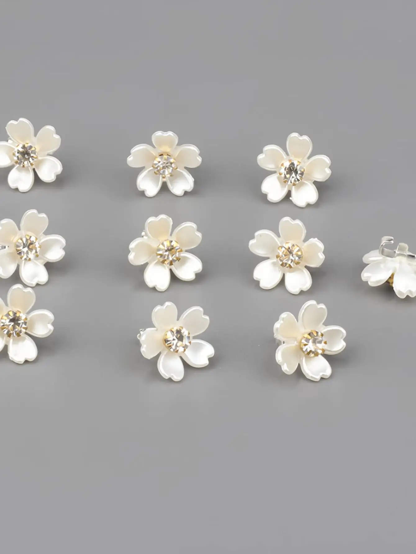 10 Stück Haarschmuck mit einem süßen Mini-Blumendesign, perfekt für die Erstellung süßer geflochtener und perlenbesetzter Frisuren – Detail 7