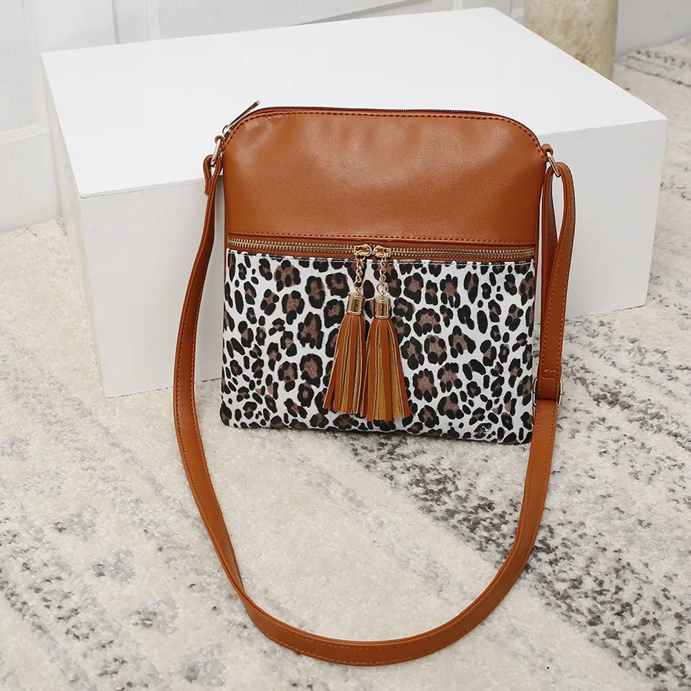 Bolso de borla con estampado de leopardo en contraste para mujer, bolso colgante de un solo hombro con borla Doble