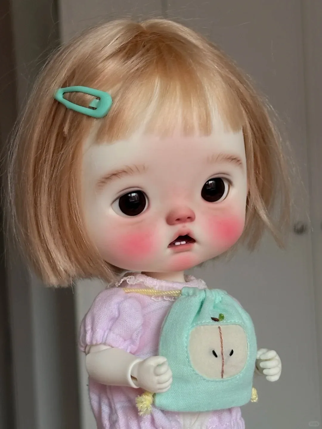 

2024 Новый BJD 1/6 25 см высота datou rourou Qbaby большая голова кукла из смолы модная девушка улыбка пятно макияж бесплатная доставка