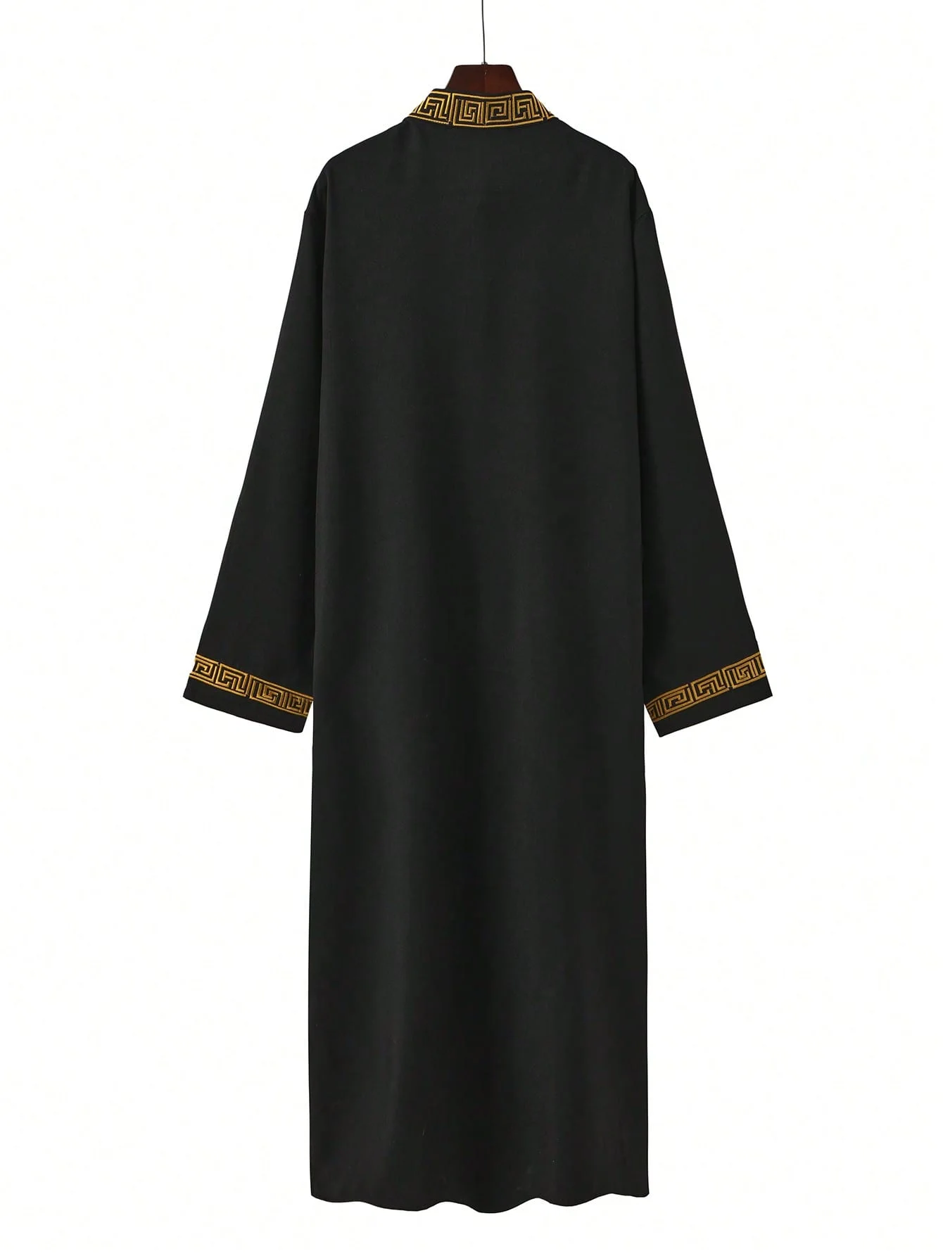 صوب رجل مسلم هو ملابس إسلامية تقليدية بأكمام طويلة وياقة واقفة وتطريز فضفاض